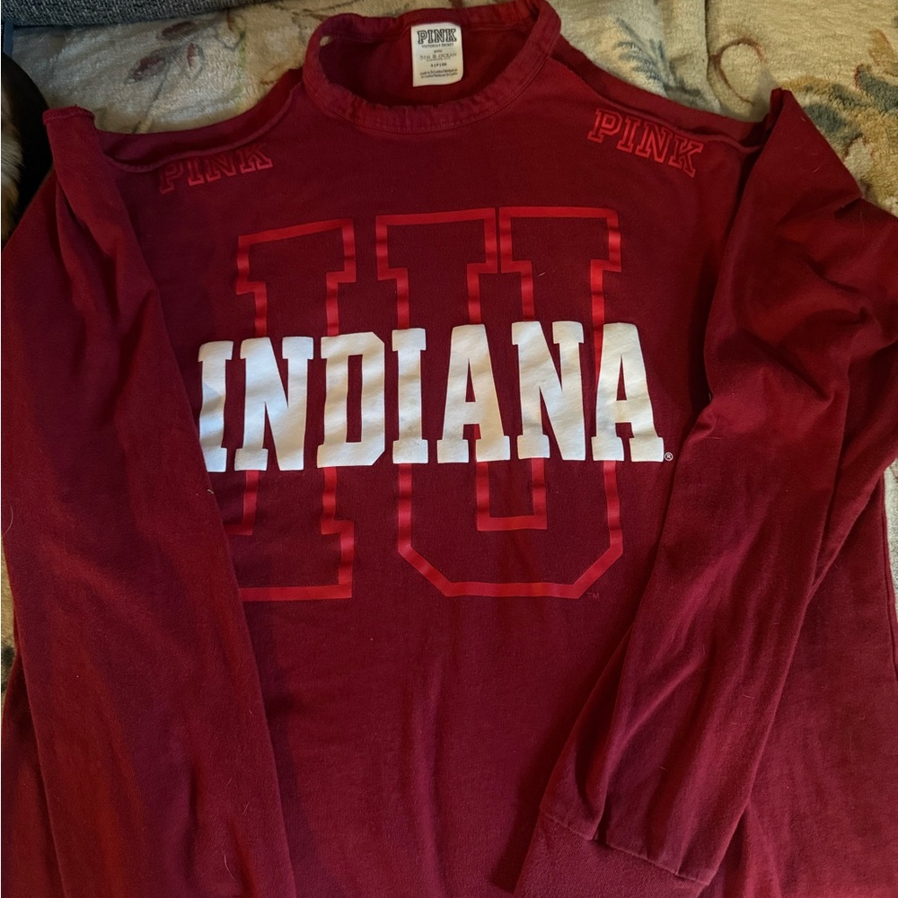 Victoria's SecretIndiana tee shirt comes with free gift matching long socks